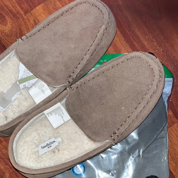 Slippers - Picture 2 of 2